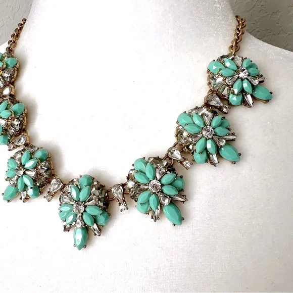 J. CREW Statement Necklace Cluster Jewels Stones Light Turquoise Gold-To… - Picture 3 of 8